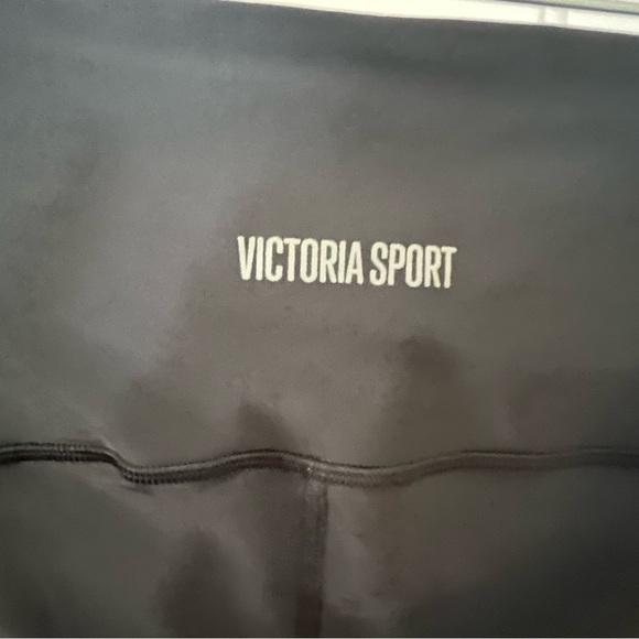 Victoria Sport LIKE NEW Cropped Leggings with Mesh - Black - Sz Large - Picture 4 of 8